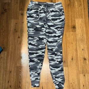 Black and gray zyia camo joggers size small
